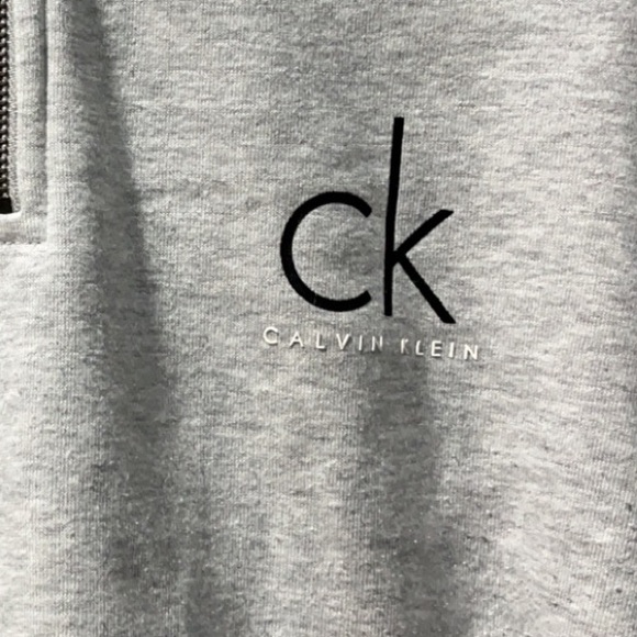 Calvin Klein Sweater - Picture 2 of 4